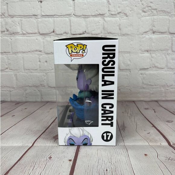 Funko Pop! Trains: Disney - Ursula - Funko Web (FW) (Exclusive) #17 - Picture 3 of 7